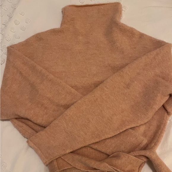 Wilfred Lorin Peach Sweater - Picture 3 of 3
